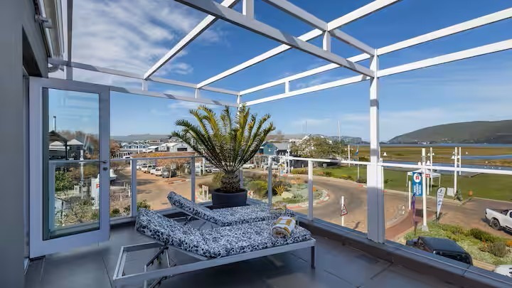 To Let 1 Bedroom Property for Rent in Thesen Islands Western Cape
